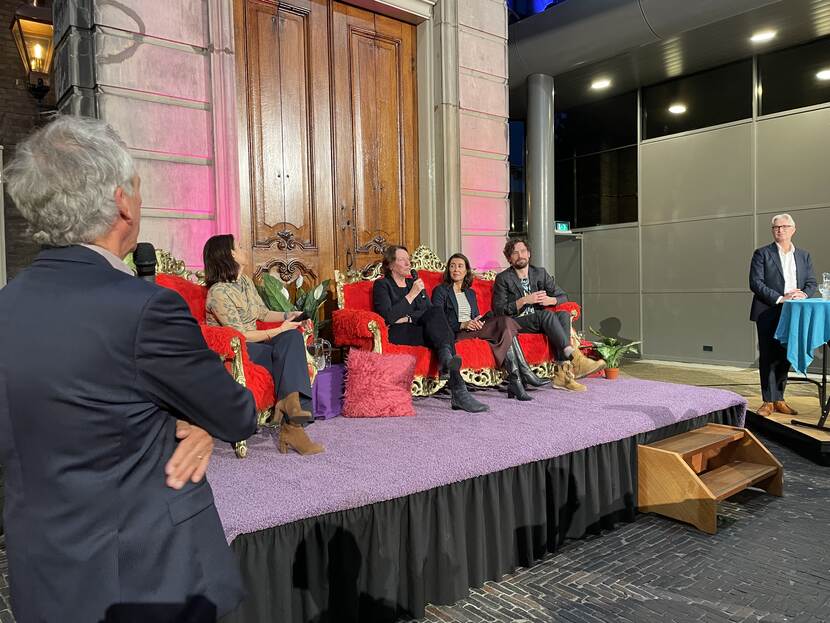 plaatje nieuwsbericht over Reuring!Café in het teken van WRR-project ‘De deskundige overheid’