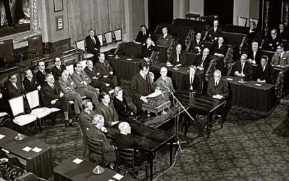 Installatie van de voorlopige Wetenschappelijke Raad voor het Regeringsbeleid op 20 november 1972 in de raadszaal van de Eerste Kamer.